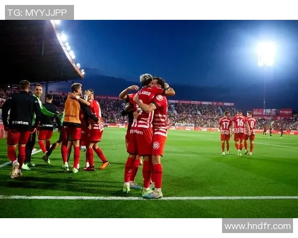 足球明星与球迷亲密互动揭示背后的故事与情感纽带